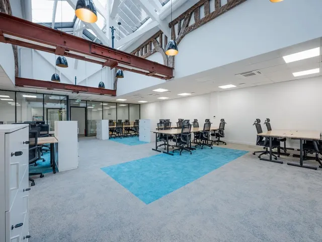 Bureau privé 56 postes à louer - Paris 10e (Petits Hôtels) - photo 2