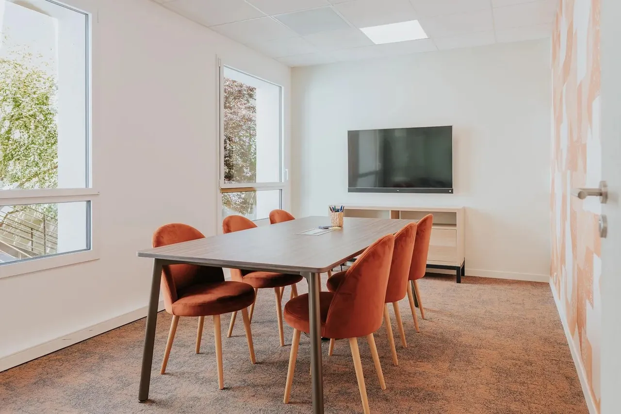 Bureau privé 3 postes à louer - Paris 18e (Ordener) - photo 1