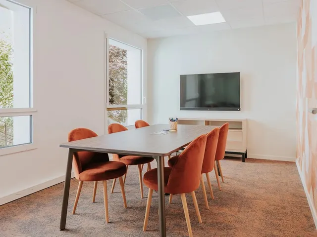 Bureau privé 3 postes à louer - Paris 18e (Ordener)
