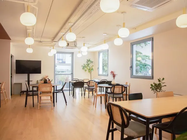 Bureau privé 32 postes à louer - Paris 10e (René Boulanger) - photo 3