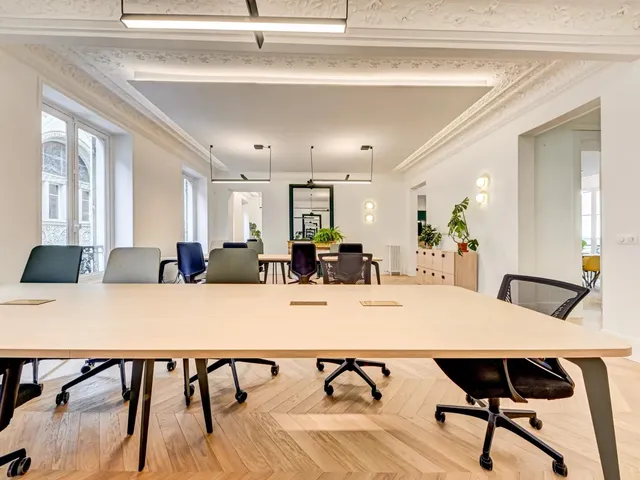 Bureau privatif 30 postes à louer - Paris 9e (Rue Blanche) - photo 3