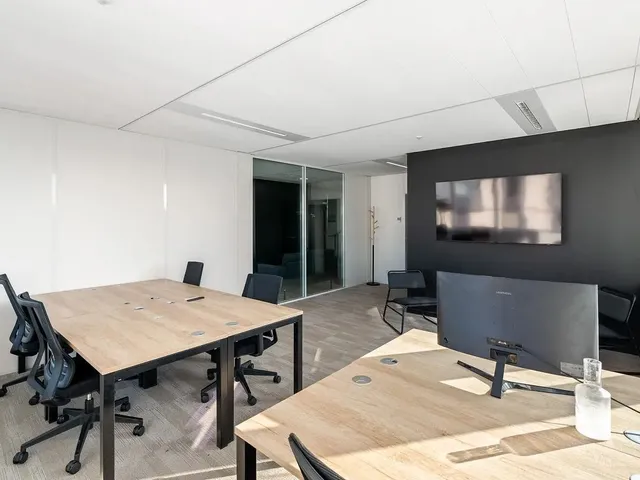 Bureau indépendant 35 postes à louer - Levallois Perret (Pablo Neruda) - photo 2