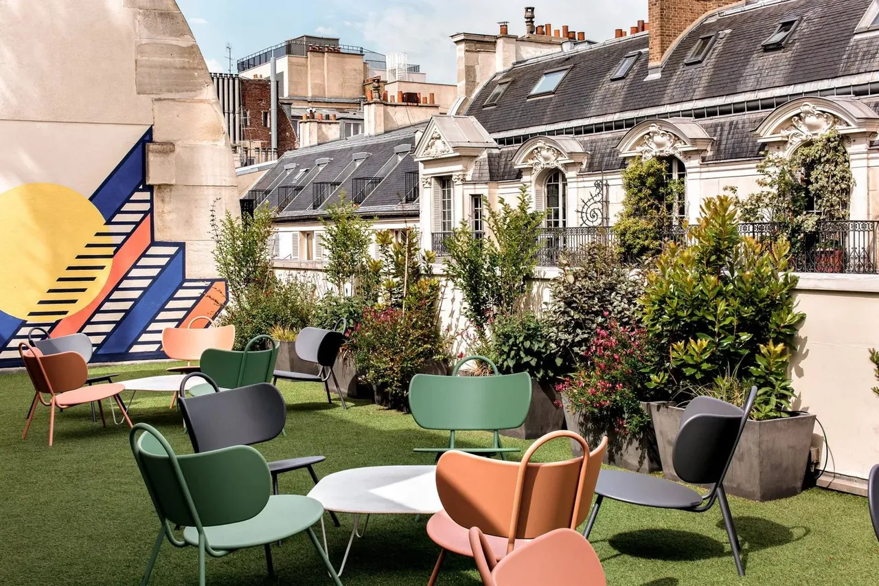 Bureau privé 5 postes à louer - Paris 8e (Rue d'Amsterdam) - photo 1