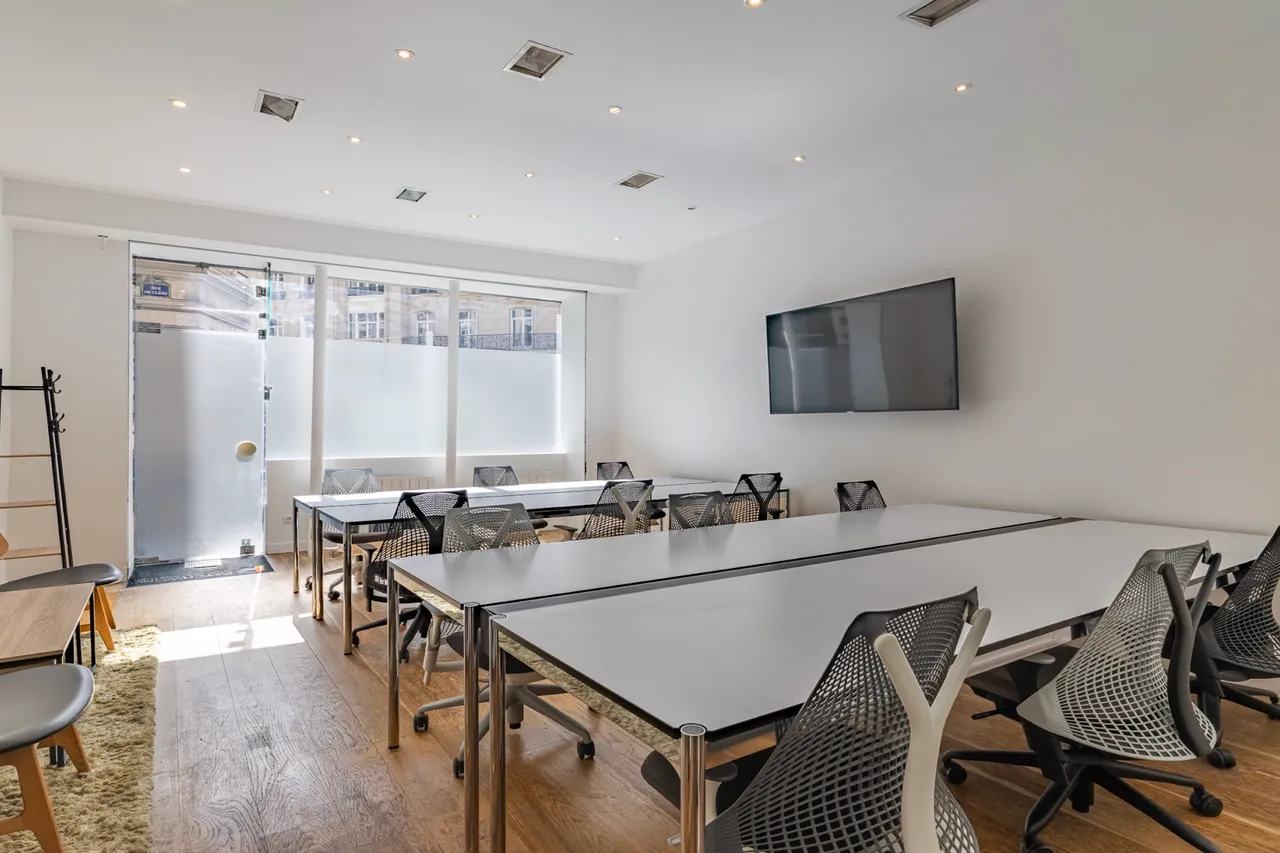 Bureau privé 12 postes à louer - Paris 2e (Cléry) - photo 1