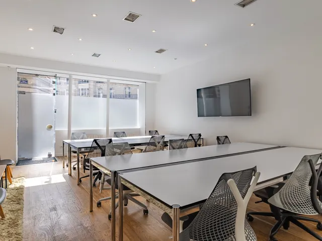 Bureau privé 12 postes à louer - Paris 2e (Cléry)