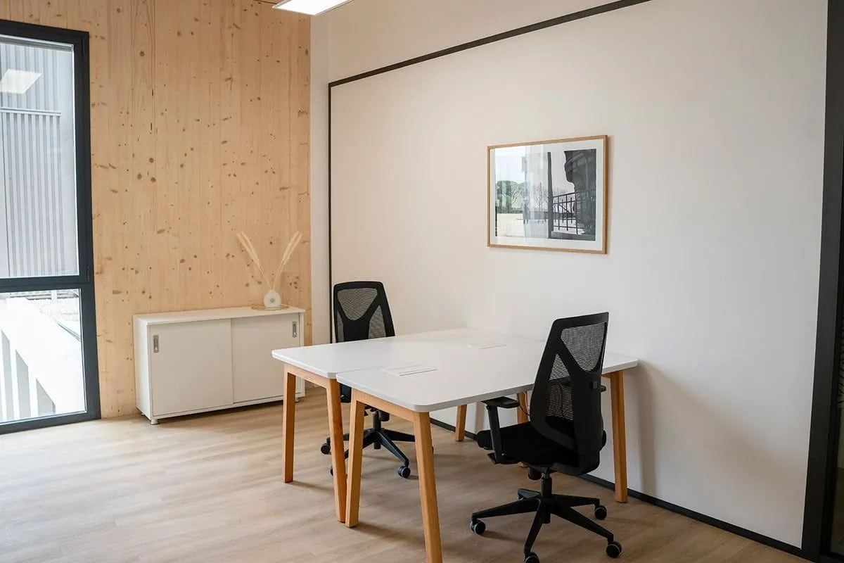 Bureau privé 4 postes à louer - Montpellier (Maryam Mirzakhani) - photo 1