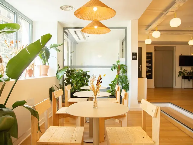 Bureau privé 32 postes à louer - Paris 10e (René Boulanger) - photo 4