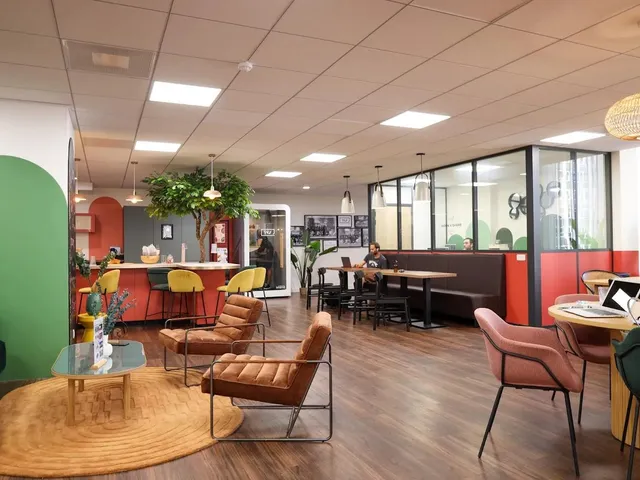 Bureau privé 8 postes à louer - Puteaux (Boieldieu) - photo 10