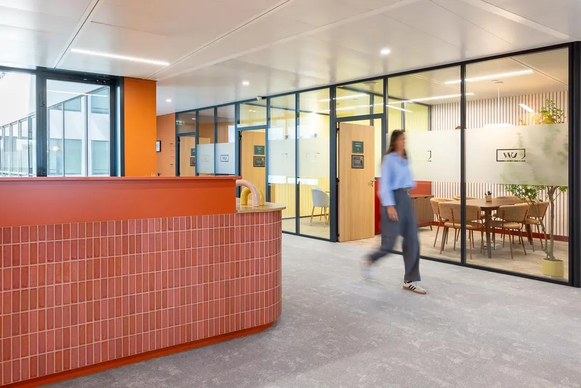 Bureau privé 18 postes à louer - Villejuif (Édouard Vaillant) - photo 1