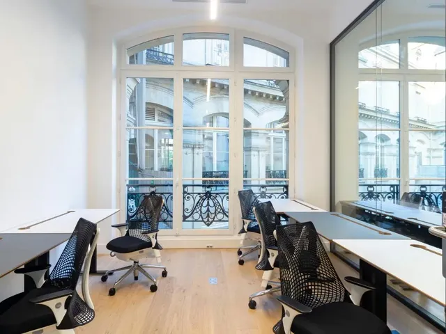 Bureau privé 10 postes à louer - Paris 11e (République) - photo 5