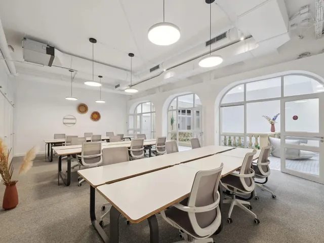 Bureau privatif 36 postes à louer - Paris 8e (Rue Louis Murat) - photo 3