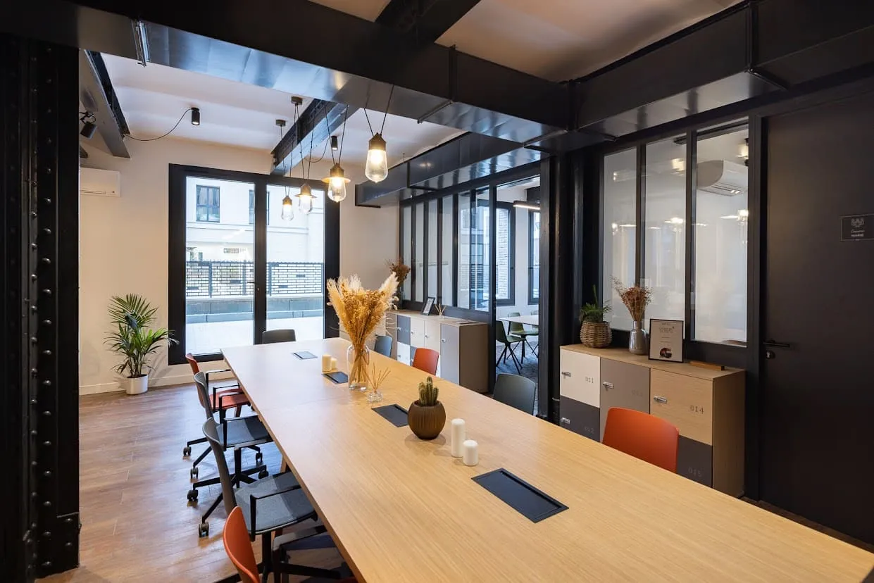 Bureau privé 8 postes à louer - Saint-Ouen-sur-Seine (Pl. Martin Levasseur) - photo 1