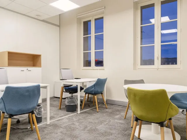 Bureau privé 30 postes à louer - Paris 8e (Cour du Havre) - photo 4
