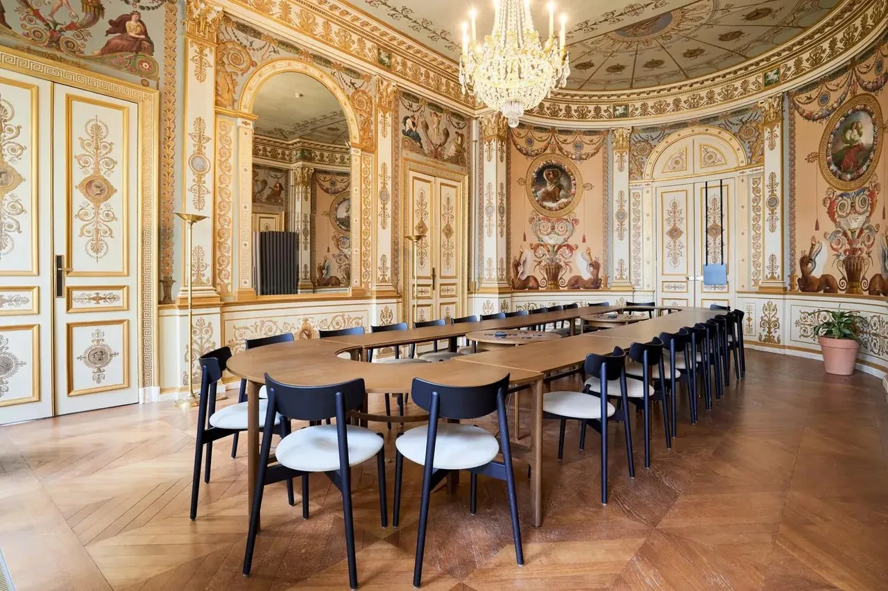 Bureau privé 11 postes à louer - Paris 9e (Trévise) - photo 1