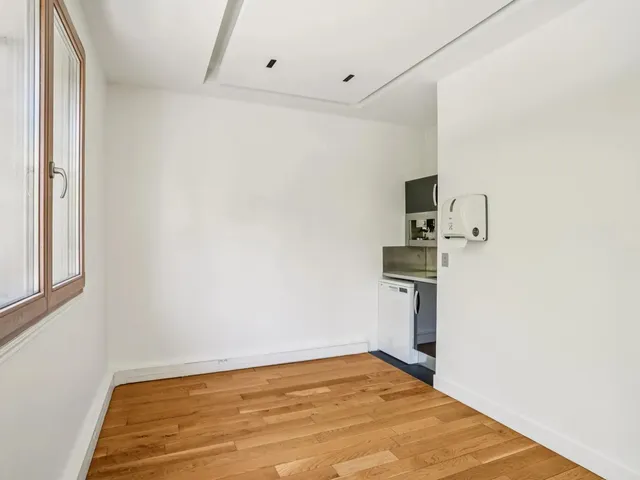 Bureau indépendant 42 postes à louer - Paris 18e (Marcadet) - photo 5