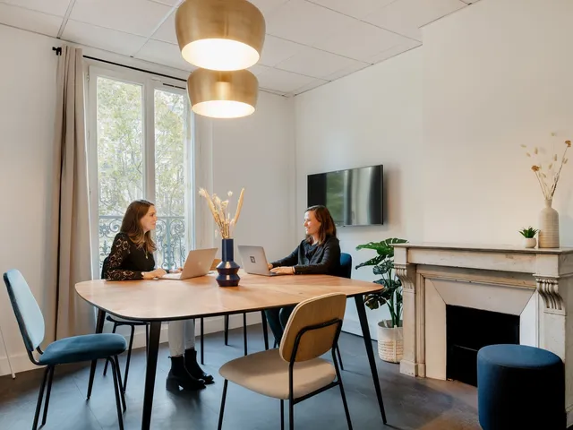 Bureau indépendant 32 postes à louer - Paris 10e (Saint-Denis) - photo 4