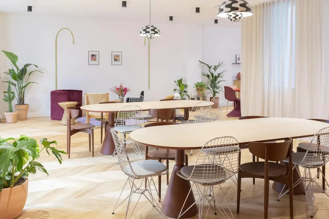 Bureau privé 5 postes à louer - Paris 8e (Rue Cambacérès) - photo 1
