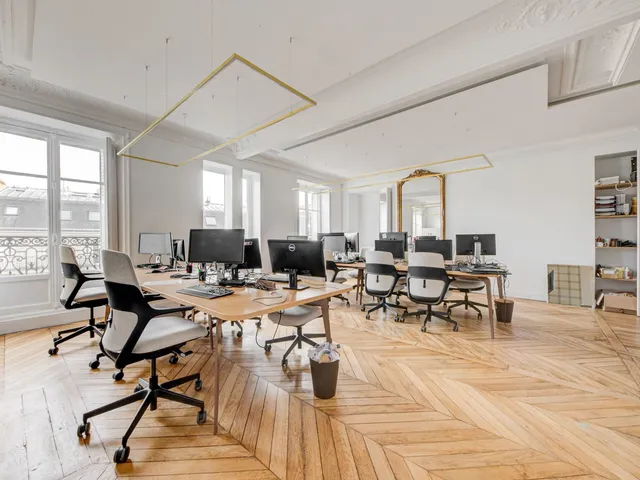 Bureau indépendant 32 postes à louer - Paris 2e (Quatre Septembre) - photo 2