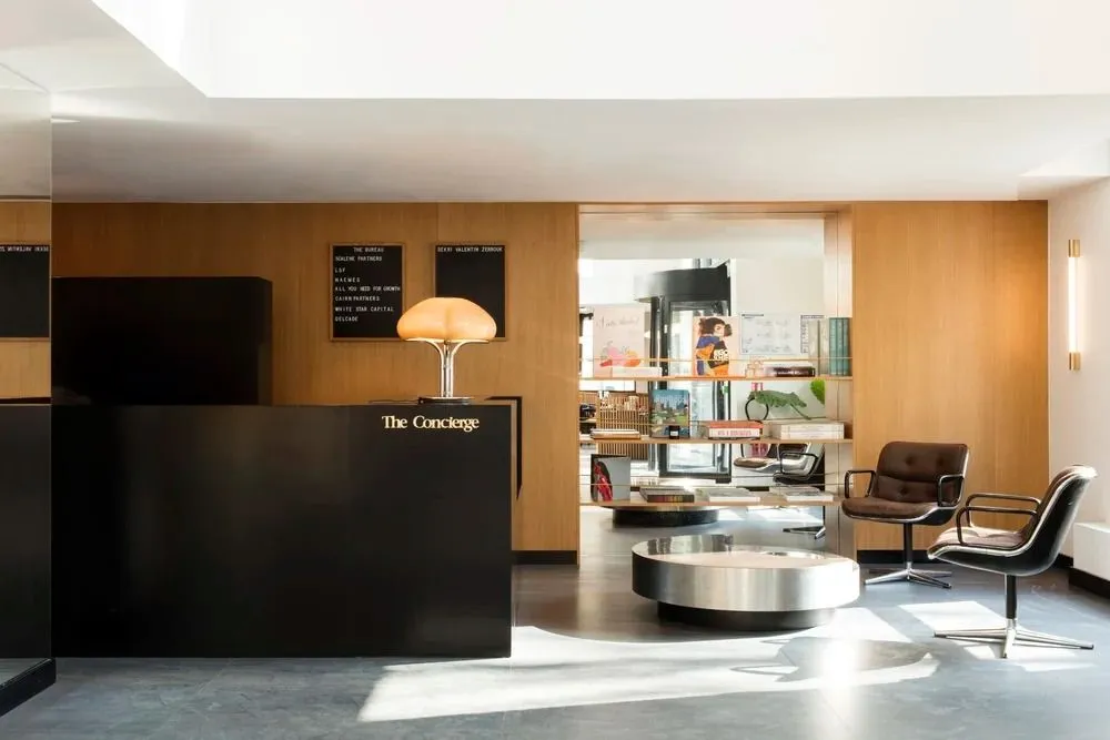 Bureau privé 8 postes à louer - Paris 8e (Champs-Élysées) - photo 1