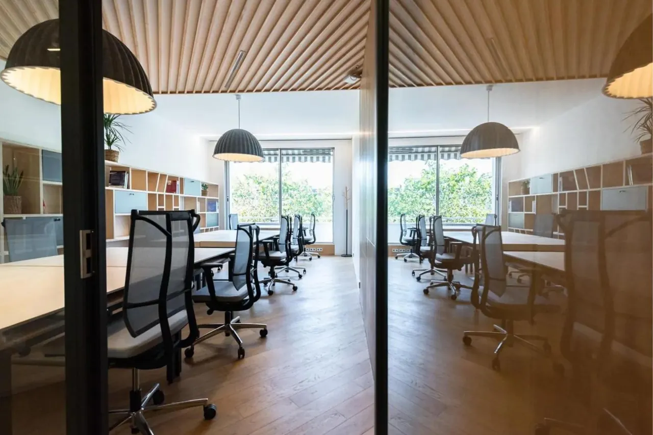 Bureau privé 12 postes à louer - Paris 8e (Champs-Elysées) - photo 1