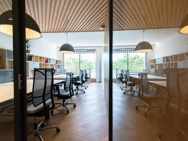 Bureau privé 8 postes à louer - Paris 8e (Franklin D. Roosevelt) - photo 3