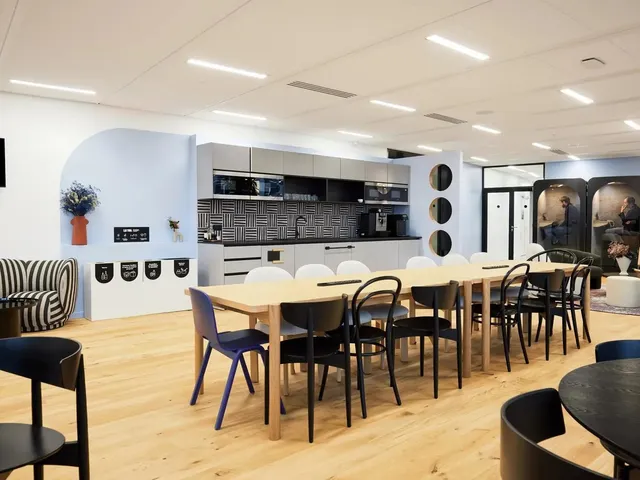Bureau privé 6 postes à louer - Puteaux (La Défense) - photo 5