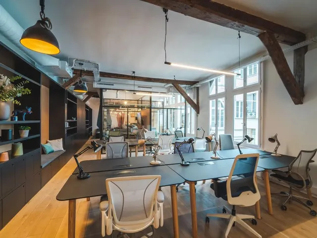 Bureau indépendant 15 postes à louer - Paris 10e (Lancry) - photo 5