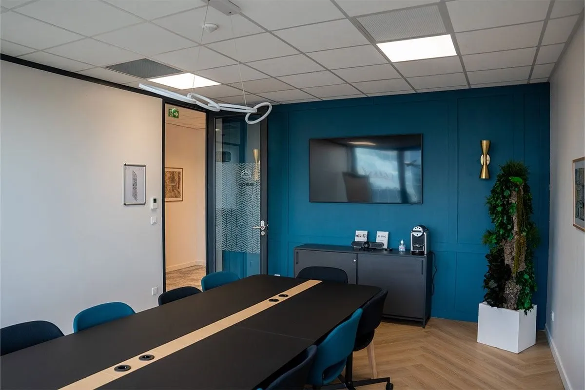 Bureau privé 6 postes à louer - Nice (Promenade des Anglais) - photo 1