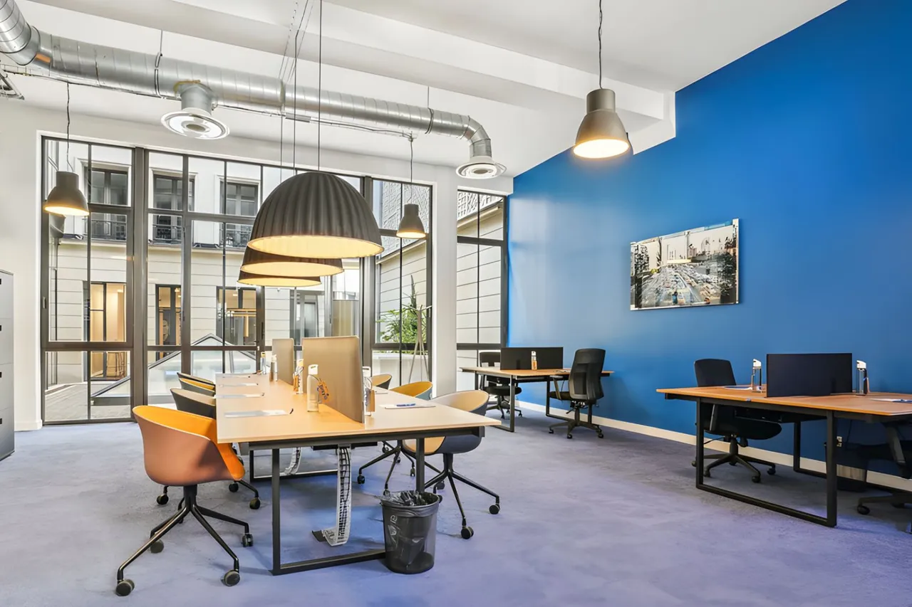 Bureau privé 4 postes à louer - Paris 17e (Terrasse) - photo 1