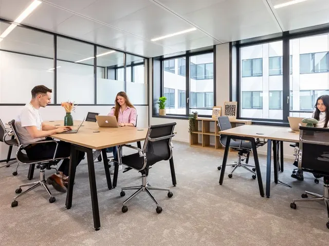 Bureau privé 4 postes à louer - Villejuif (Édouard Vaillant) - photo 2