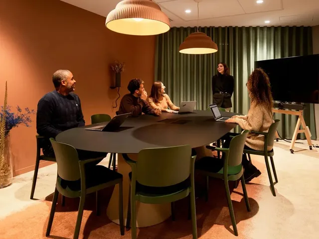 Bureau privé 6 postes à louer - Puteaux (La Défense) - photo 6