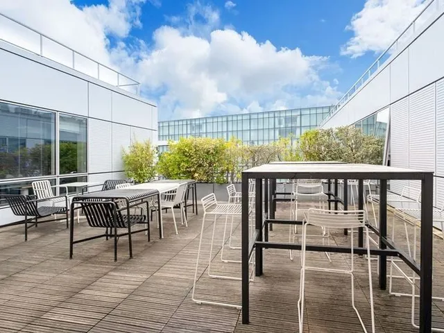Bureau privé 7 postes à louer - Paris 12e (pirogues de Bercy) - photo 4