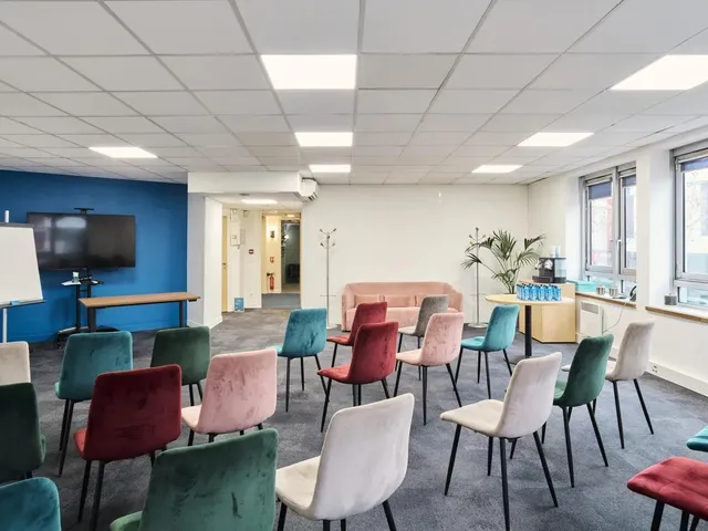 Bureau privé 9 postes à louer - Boulogne Billancourt (Victor Hugo) - photo 5