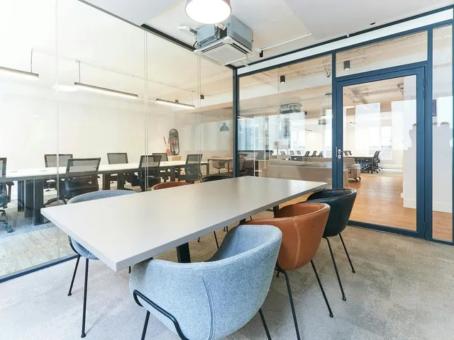 Bureau indépendant 24 postes à louer - Paris 10e (Hauteville) - photo 5