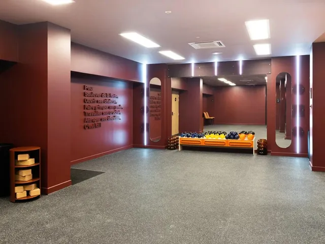 Bureau privé 16 postes à louer - Paris 17e (Alfred Roll) - photo 4