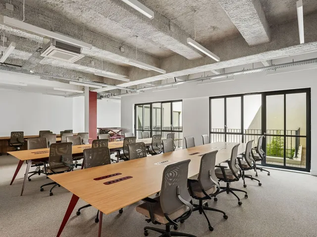 Bureau indépendant 138 postes à louer - Paris 11e (Oberkampf) - photo 4