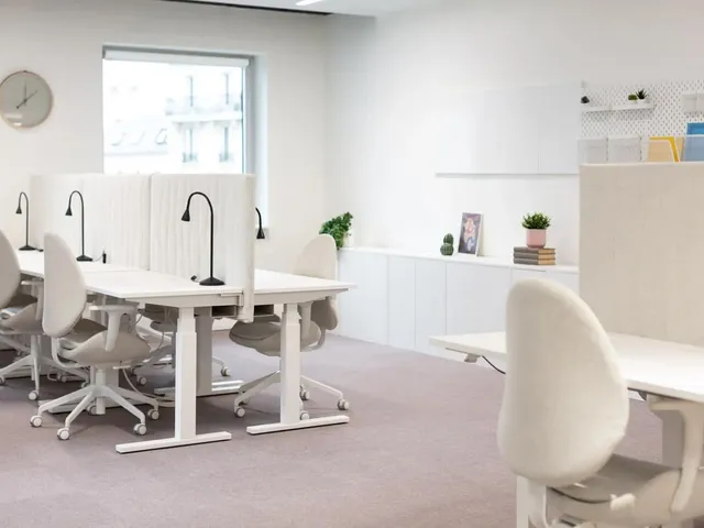 Bureau privé 6 postes à louer - Paris 13e (Place d'Italie) - photo 3