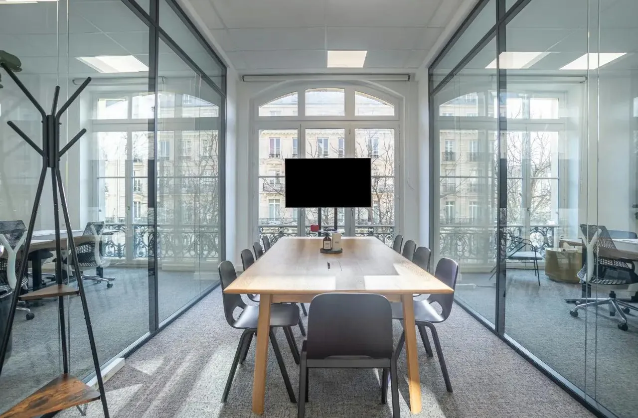 Bureau privé 10 postes à louer - Paris 11e (République) - photo 1