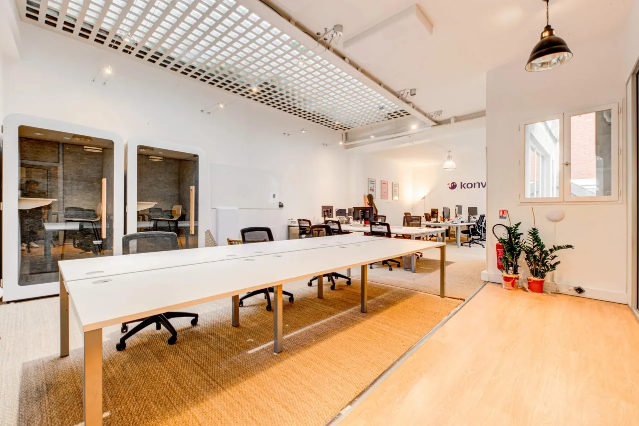 Bureau indépendant 32 postes à louer - Paris 2e (Sentier) - photo 1