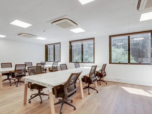 Bureau indépendant 2 postes à louer - Levallois (Georges Pompidou)