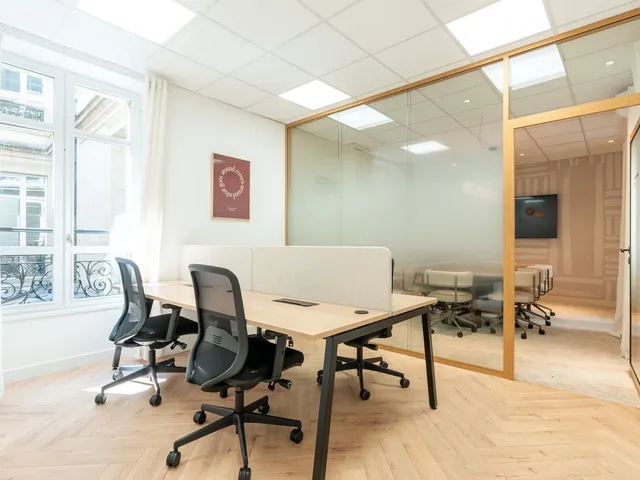 Bureau indépendant 33 postes à louer - Paris 2e (Montmartre) - 23 100 €/mois - photo 2