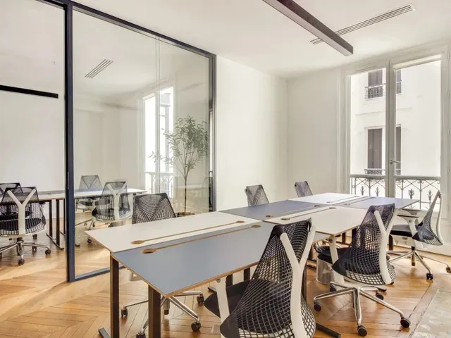 Bureau privé 31 postes à louer - Paris 8e (Saint-Lazare) - photo 2