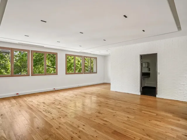 Bureau indépendant 42 postes à louer - Paris 18e (Marcadet) - photo 4