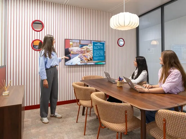 Bureau privé 4 postes à louer - Villejuif (Édouard Vaillant) - photo 3