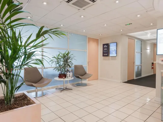 Bureau privé 3 postes à louer - Paris 12e (Louis Armand) - photo 3