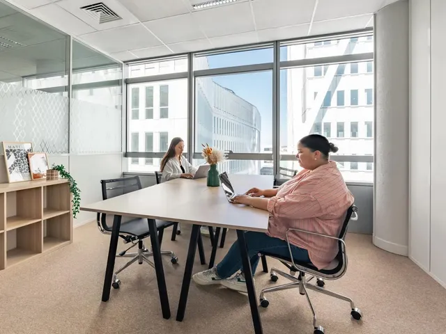 Bureau privé 3 postes à louer - Saint-Denis (Pleyel) - photo 11