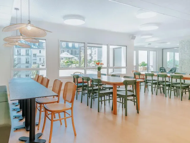 Bureau privé 10 postes à louer - Paris 18e (Ordener) - photo 4