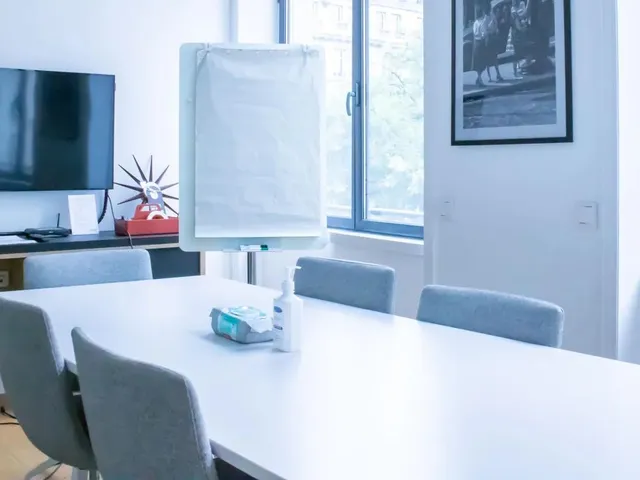 Bureau privé 21 postes à louer - Paris 2e (Bonne Nouvelle) - photo 3