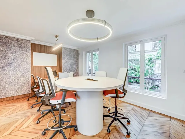 Bureau privatif 28 postes à louer - Paris 9e (Pigalle) - photo 2