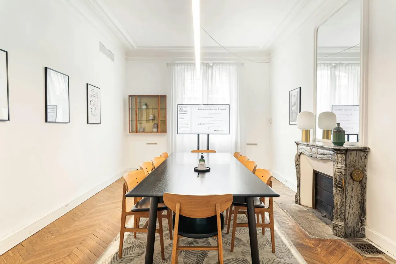 Bureau privé 31 postes à louer - Paris 8e (Saint-Lazare) - photo 1